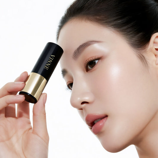 Women using Vinne Hair Cushion