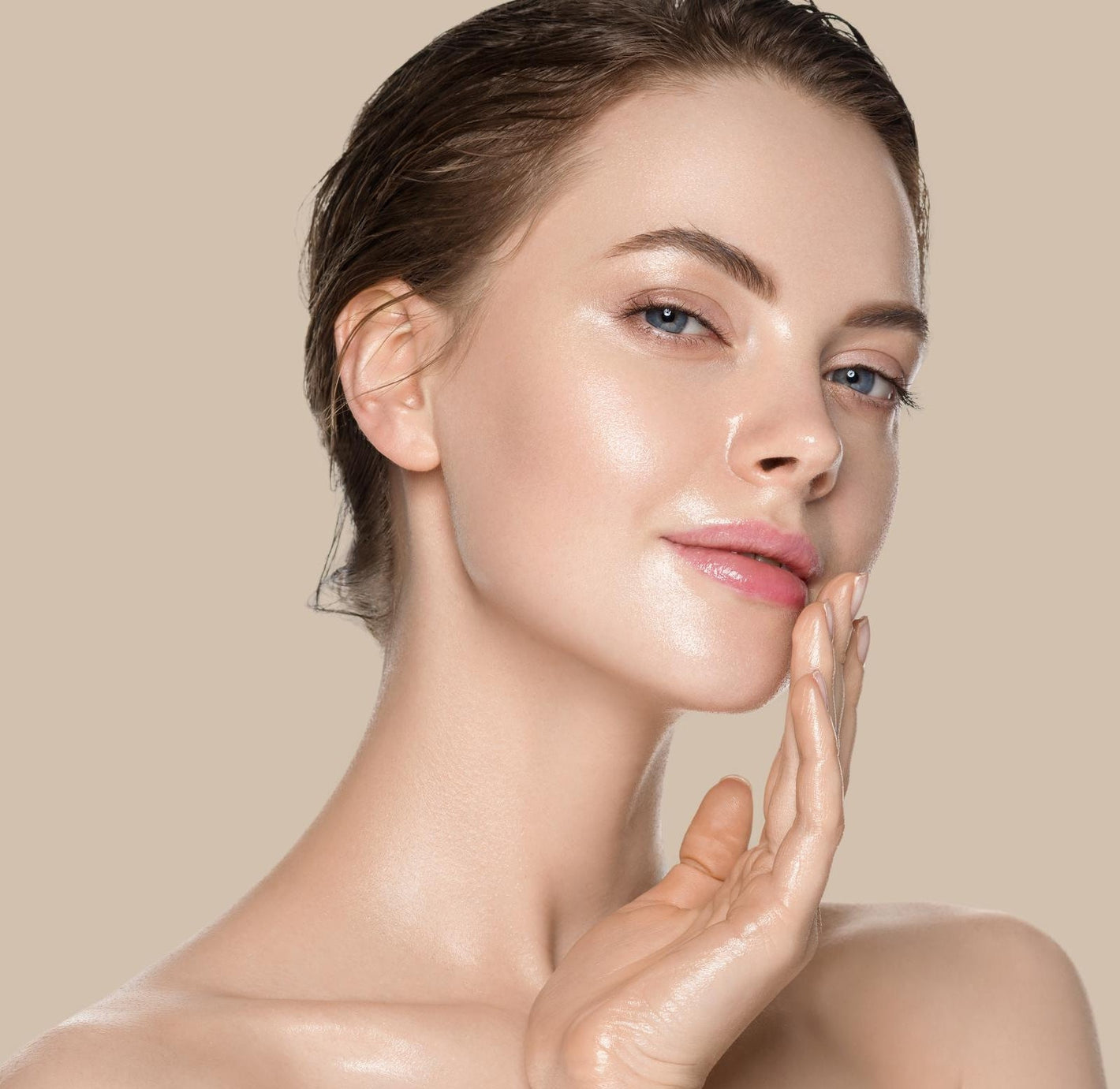 VINNE Cushion Glass Skin Look