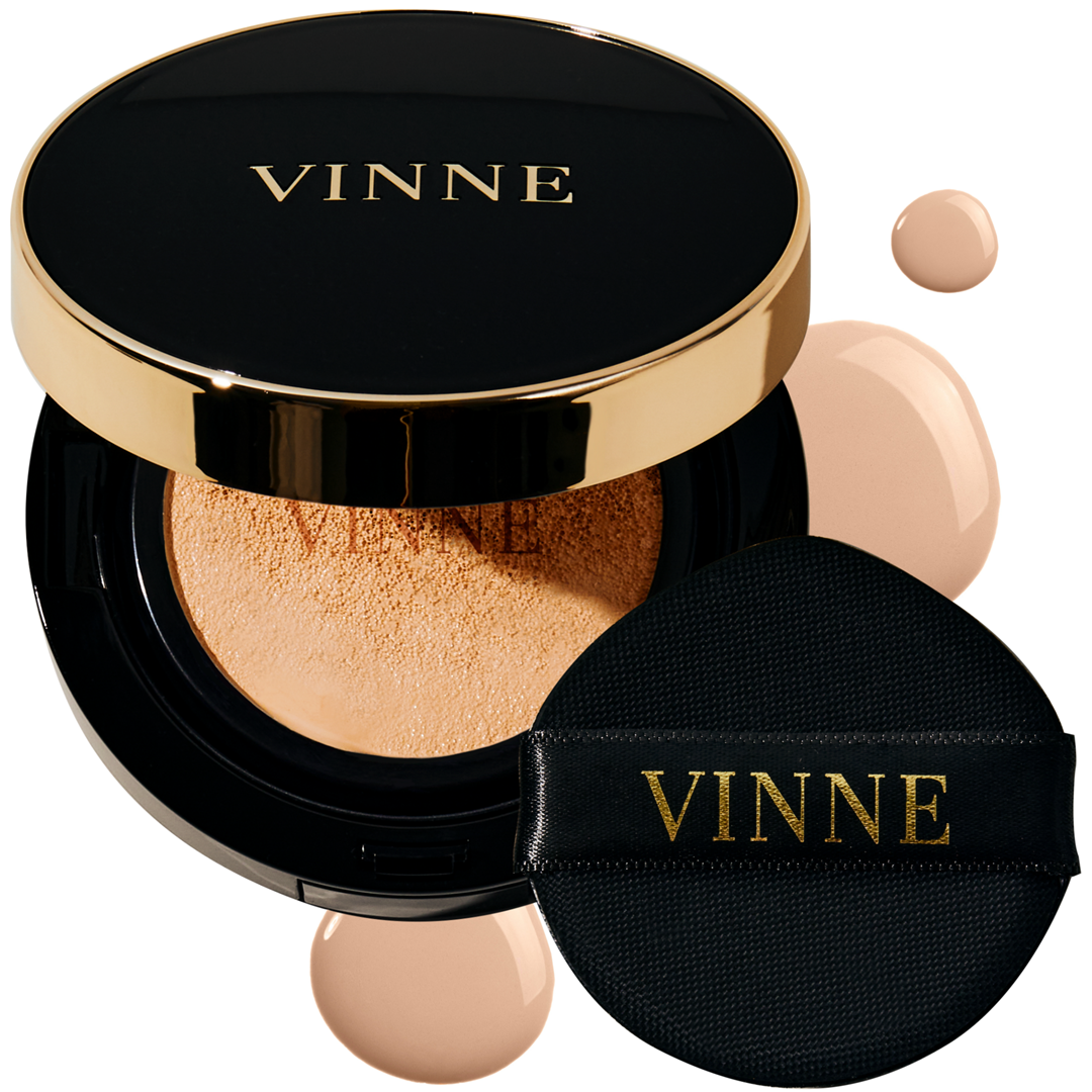 Model showcasing the VINNE Korean Cushion Foundation. Boasting SPF50 protection along with a dewy finish and exceptional coverage